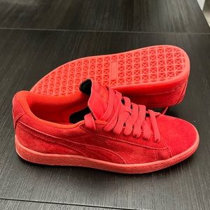 Triple Red Puma Classic Suede Shoes Brand New size 7 men’s, 9 women’s